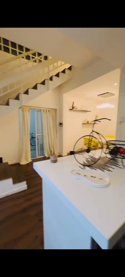 casa en venta de 5 ambientes Villa Sarmiento