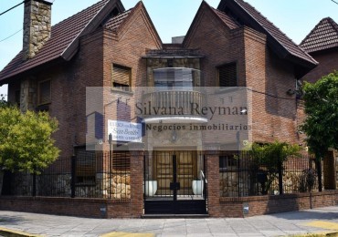 chalet de 6 ambientes en San Justo.